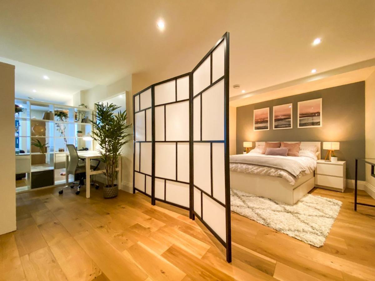 Pass The Keys Large And Modern Studio Flat In South East * Londra